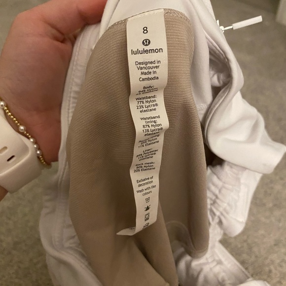 White lululemon speed up shorts size 8 - Picture 5 of 5